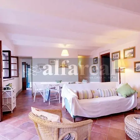 Apartment Il Poggetto Piano Terra, 4 Camere, Vista Mozzafiato, A 200 M Dal Mare! By Alfareal